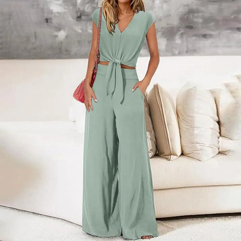 Raquel - Kurzer Jumpsuit mit V-Ausschnitt