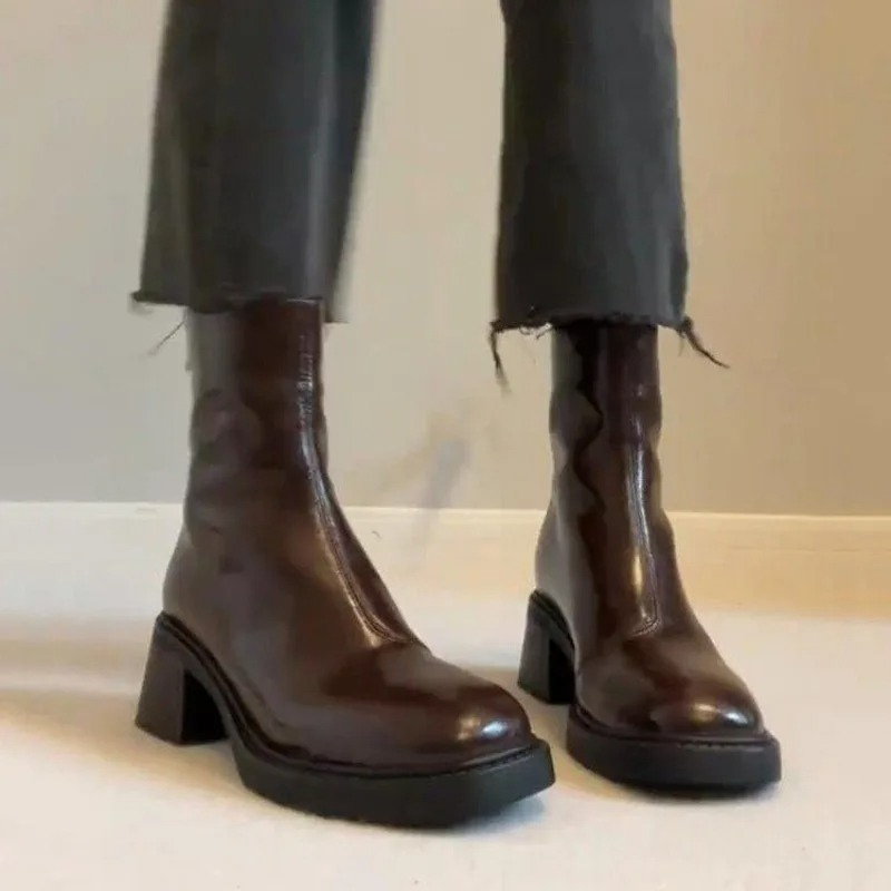 Ursula – Stiefelette Mit Quadratischer Spitze Und Absatz