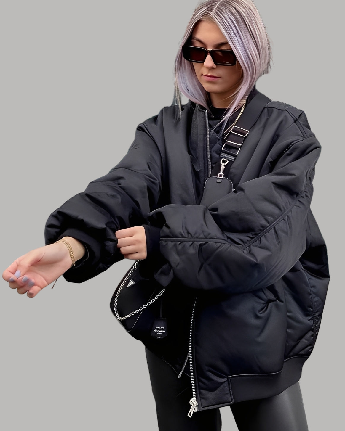 Alexandra – Weit Geschnittene Große Damen-Bomberjacke