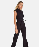 Sarkeysha - Modischer Jumpsuit mit Wickeldetail und weitem Bein