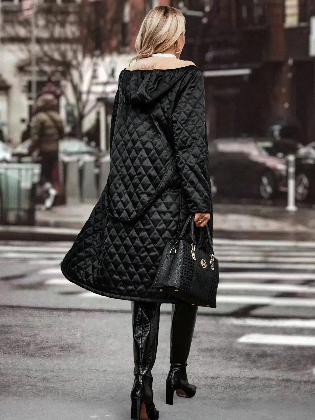 Beate – Gesteppter Kapuzenmantel Für Damen