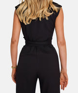 Sarkeysha - Modischer Jumpsuit mit Wickeldetail und weitem Bein