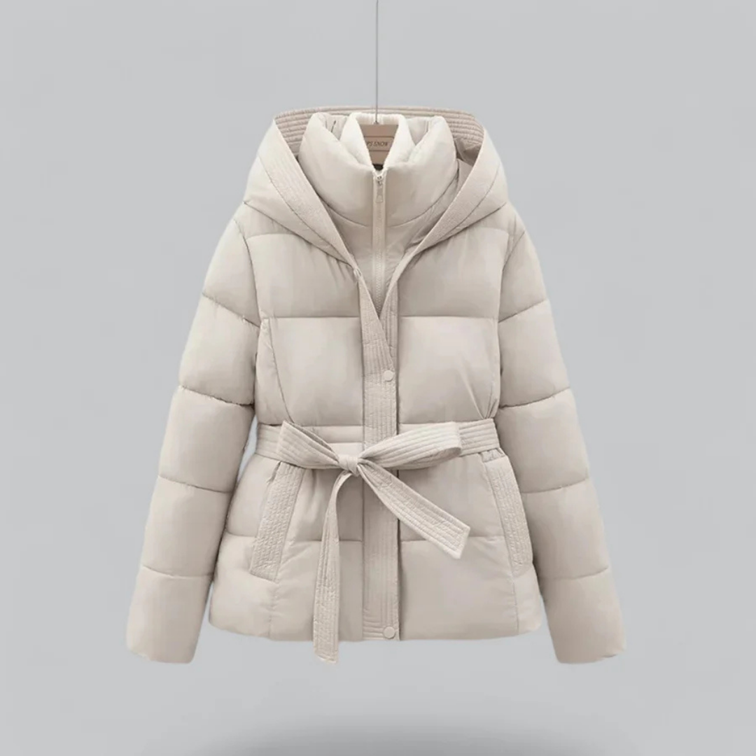 Mara – Warme Pufferjacke mit Gürtel und Kapuze