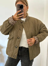 Isabelle - Modische Leopard Jacke