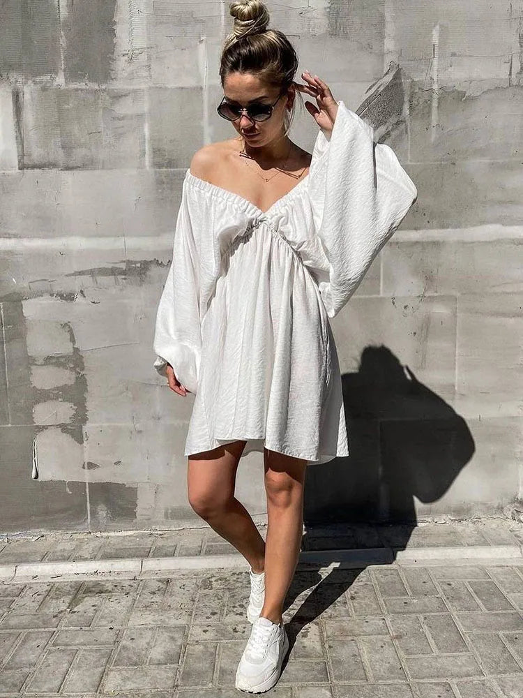 Alina – Boho-Minikleid mit langen Ärmeln und V-Ausschnitt 4