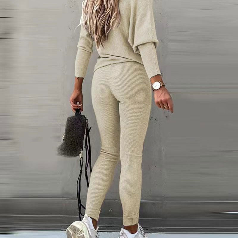 Amélie - Set aus Off-Shoulder Langarmtop und Kordelzug Khaki