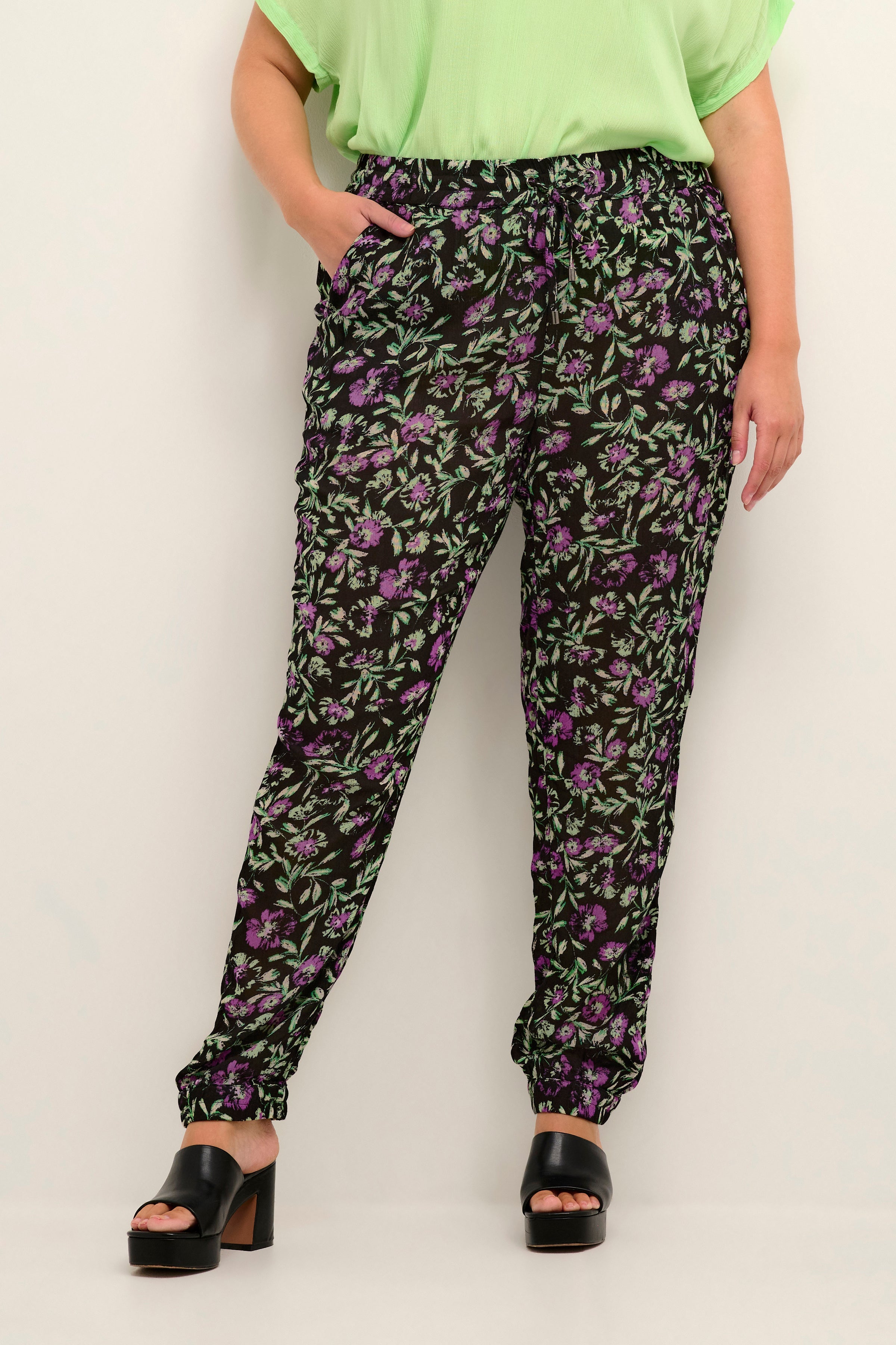 Benedetta - Hose KCisma Hose 1