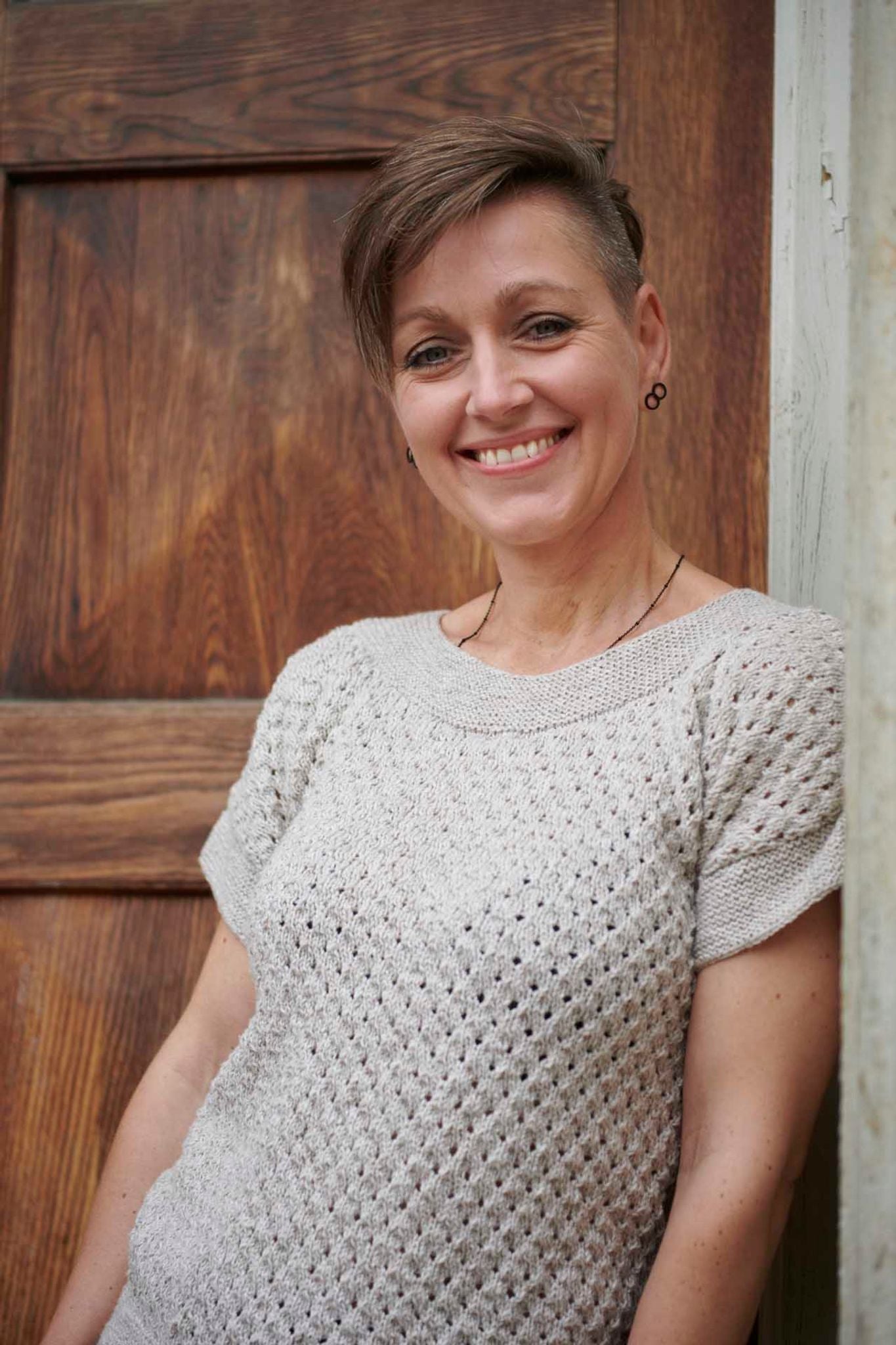 Bettina - T-shirt med enkelt hulmønster Opskrift 1