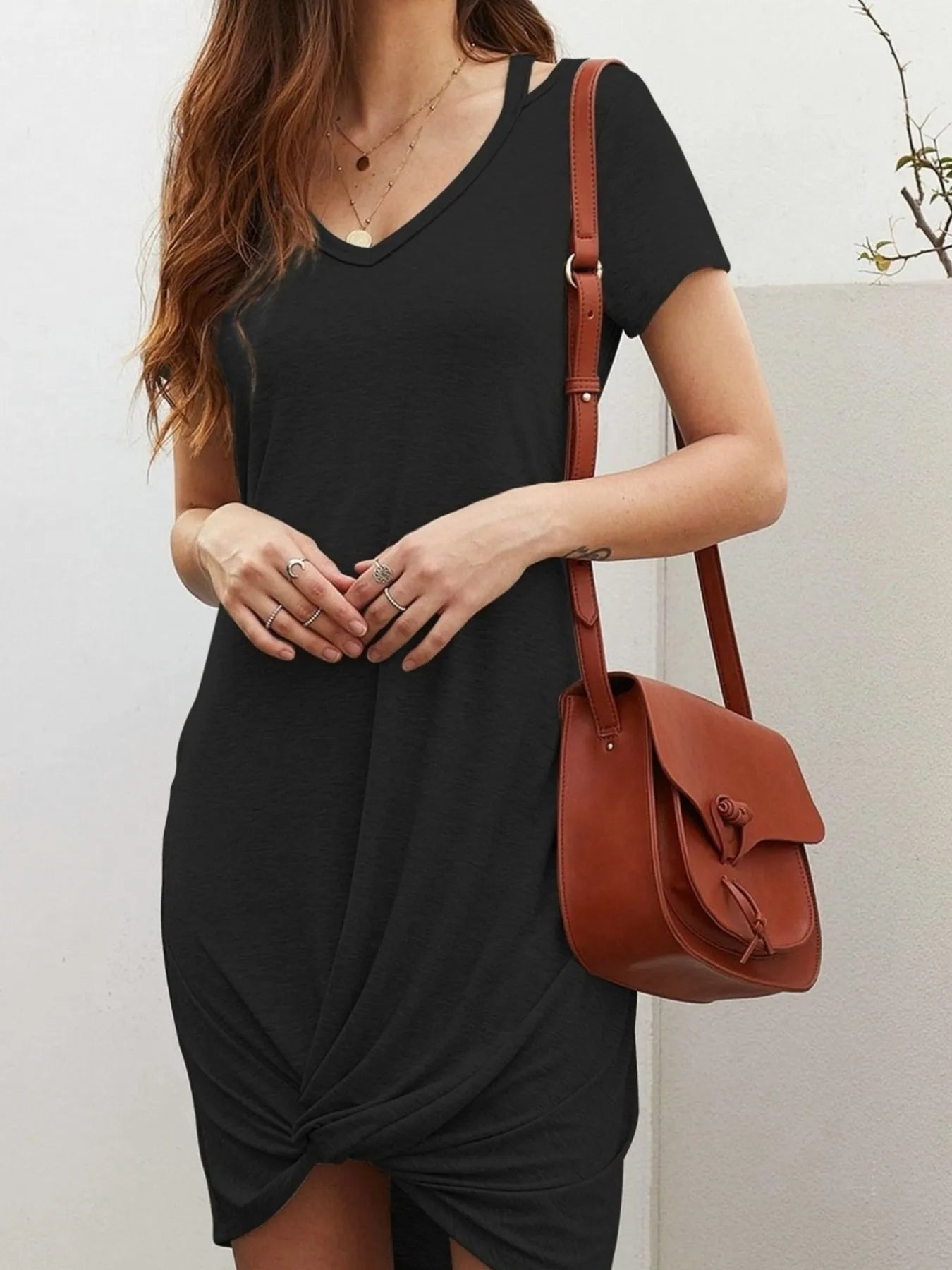 Britta - Lässiges Kleid mit V-Ausschnitt und geknotetem  1