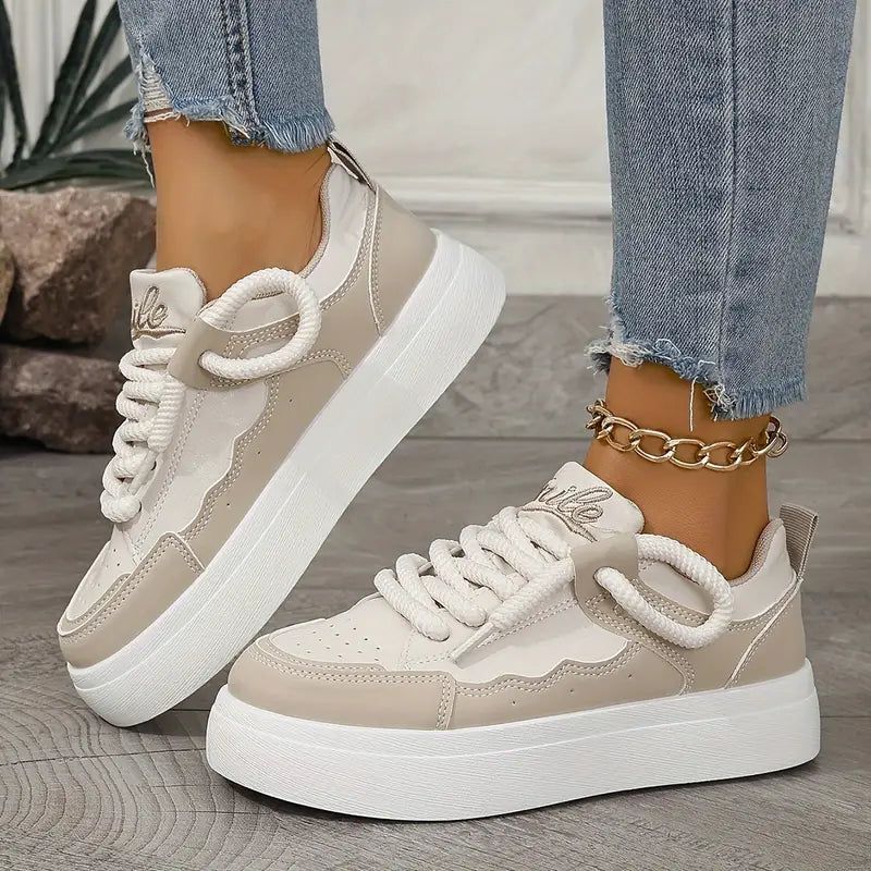 Creszentia - Atmungsaktive Lift-Sneakers Einfarbig White