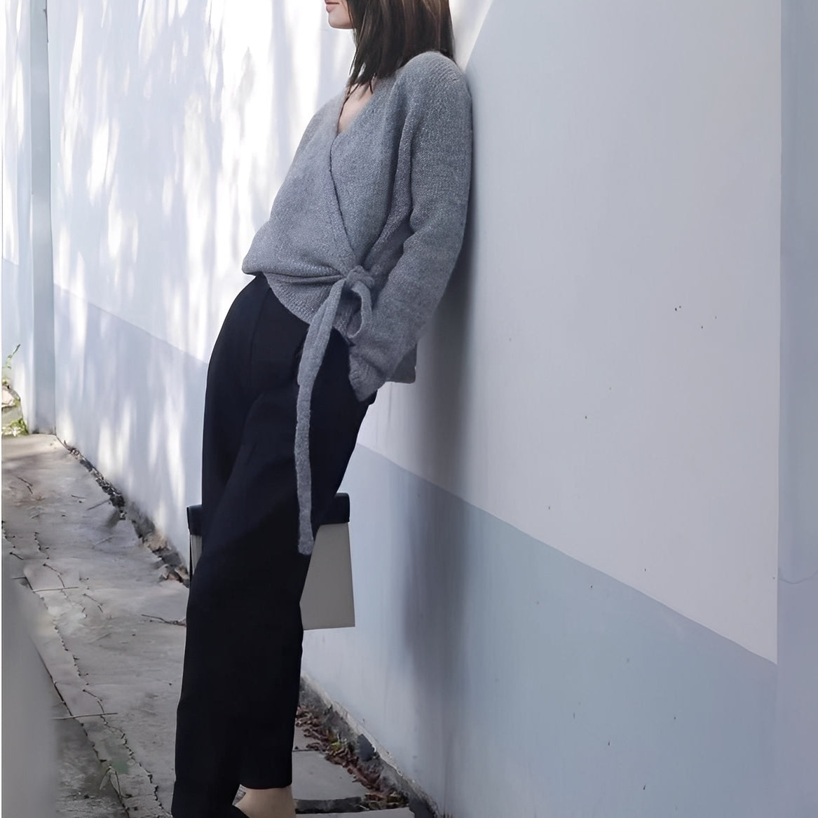 Daniela - Modischer einseitig geschnittener Damenpullover Grau