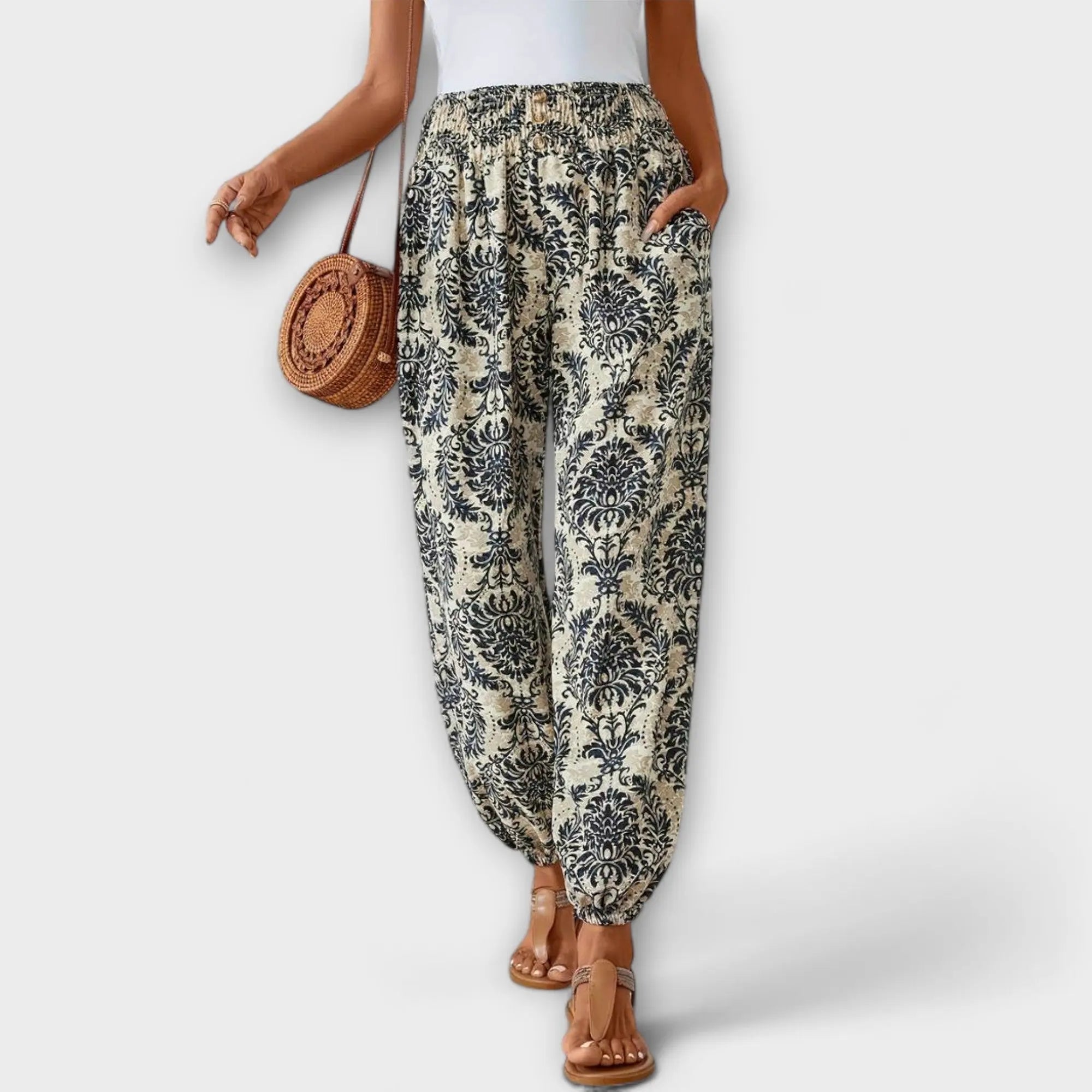Dilia – Weite Hose mit Ethno-Muster Beige