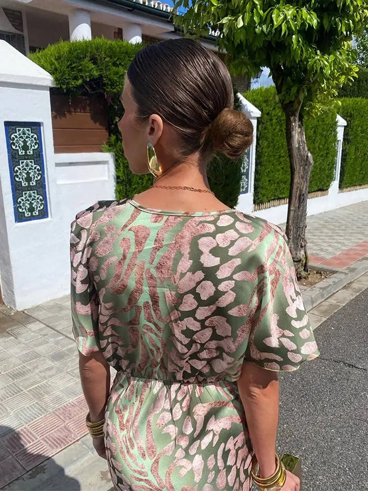 Uretta - Damenkleid mit V-Ausschnitt