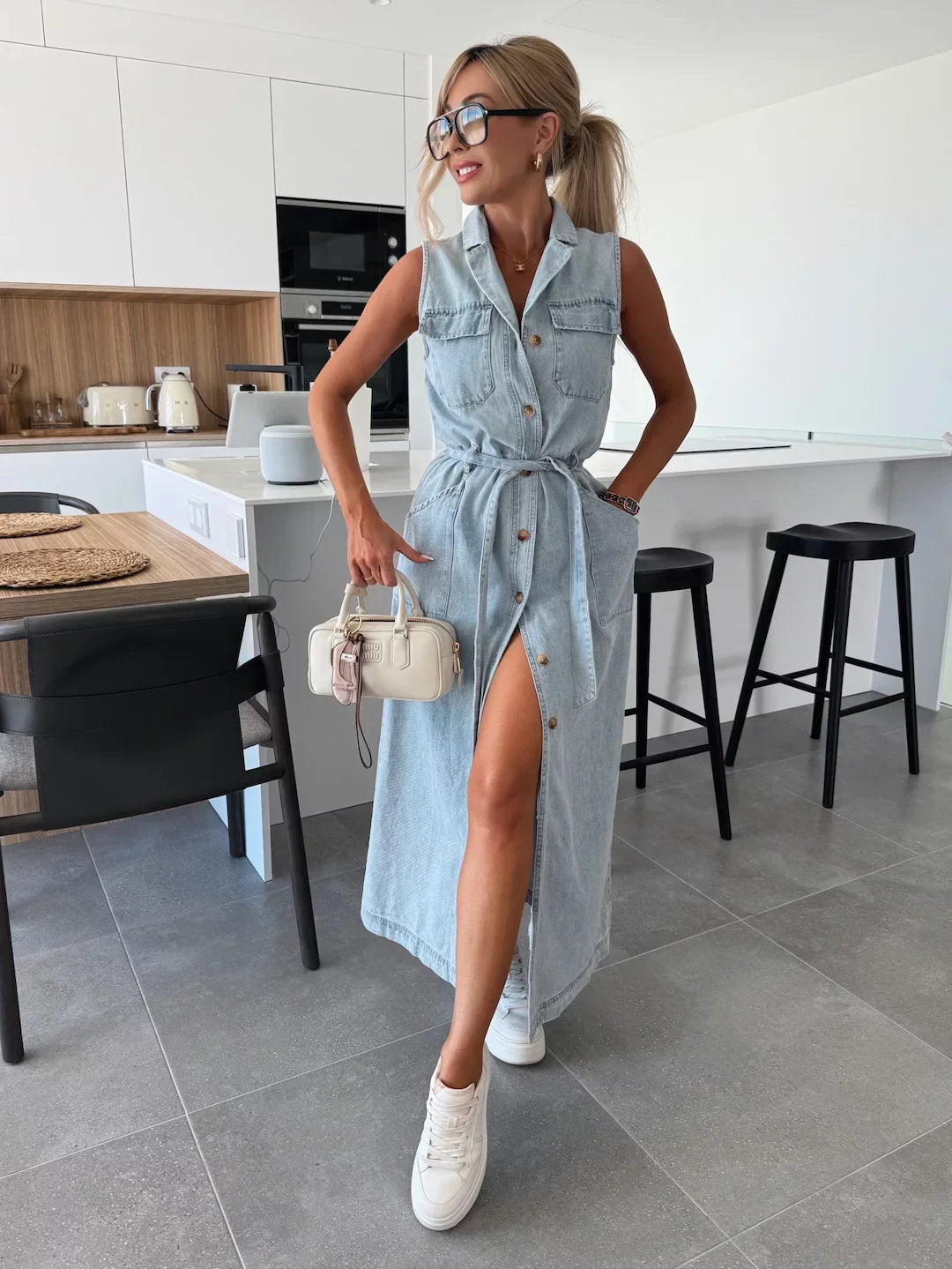 Emanuelle – Maxi Jeanskleid im modernen Denim-Look Hellblau