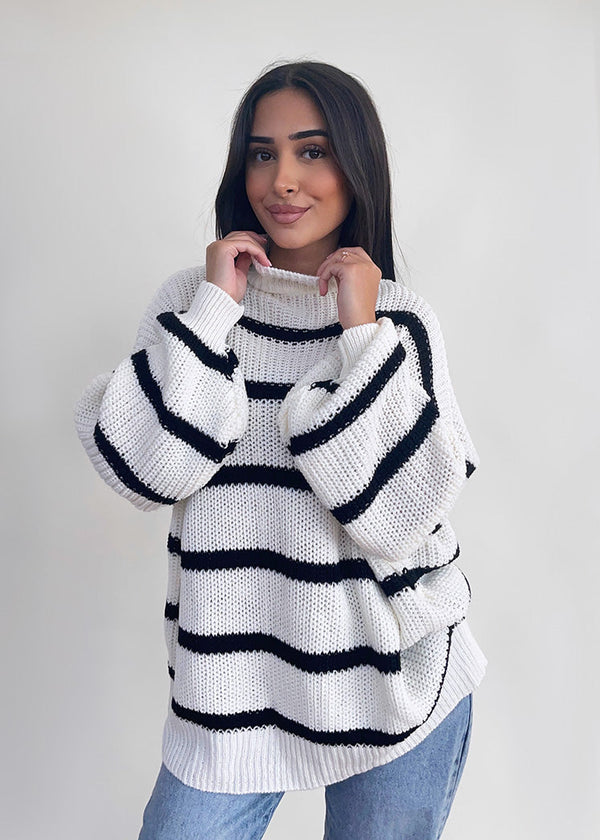 Gestreifter Pullover