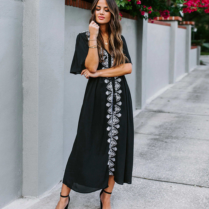 Geraldine- Damen Maxi Kleid mit kunstvoller Stickerei Schwarz 1