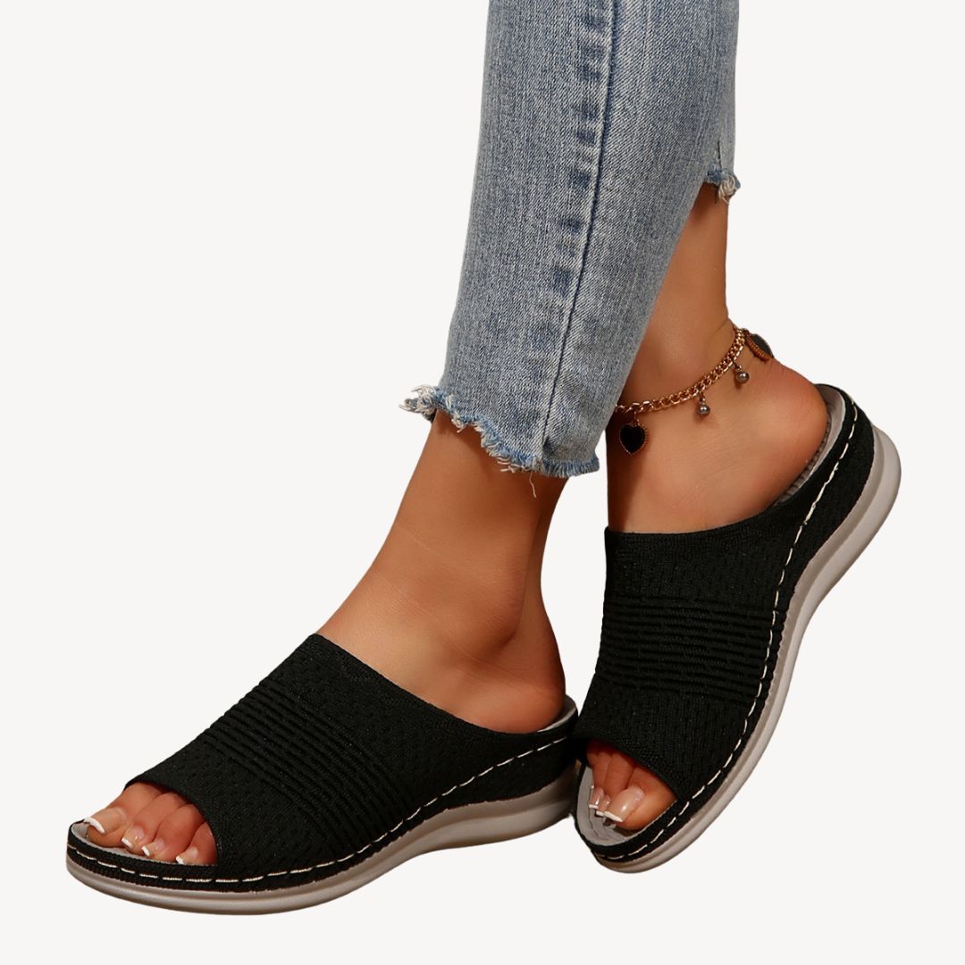 Hermelinde – Damen Strick-Slip-On-Sandalen mit orthopädischer Sohle Schwarz