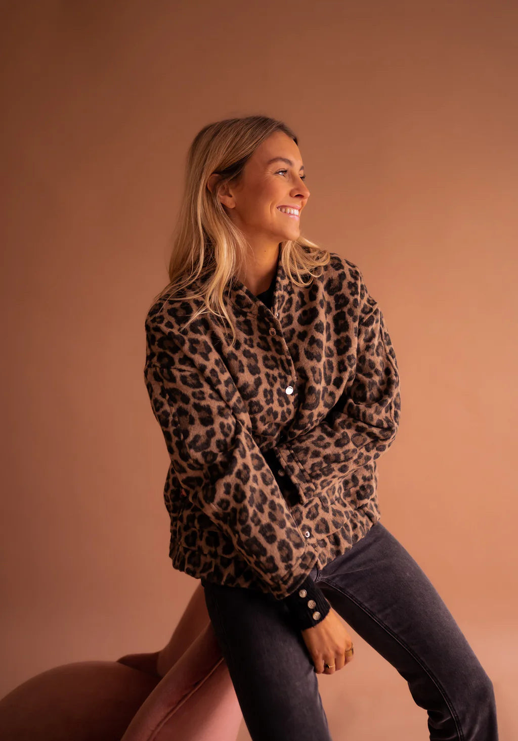 Yasin – Modische Bomberjacke Mit Leopardenmuster