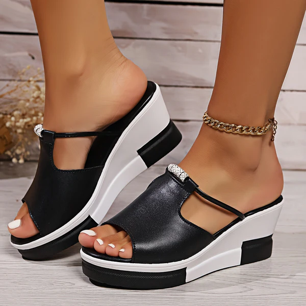 Ignatia – Orthopädische Damen-Plateausandalen mit Komfort Schwarz