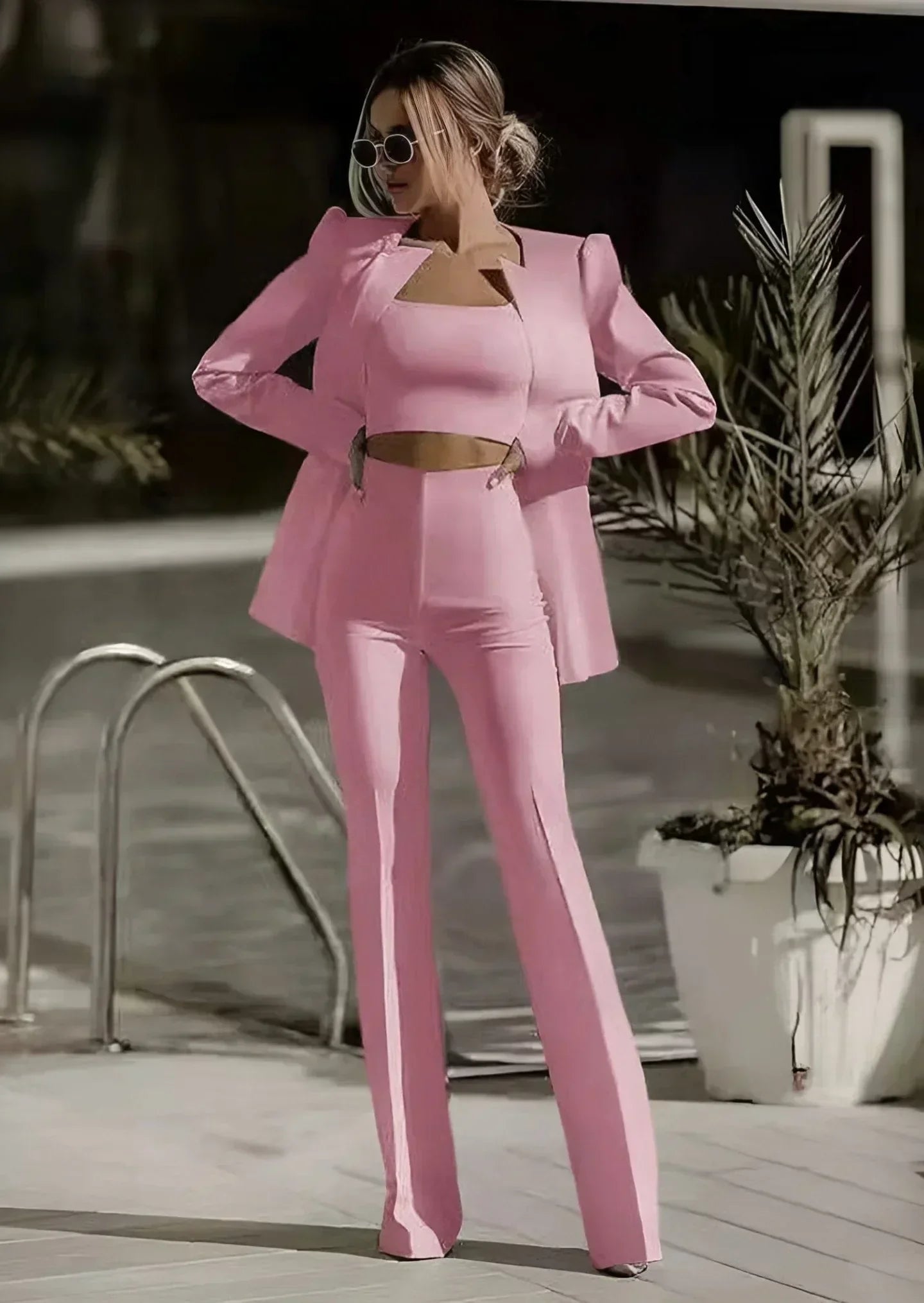 Karina - Stilvolles Damen-Set aus Blazer, Oberteil & Hose