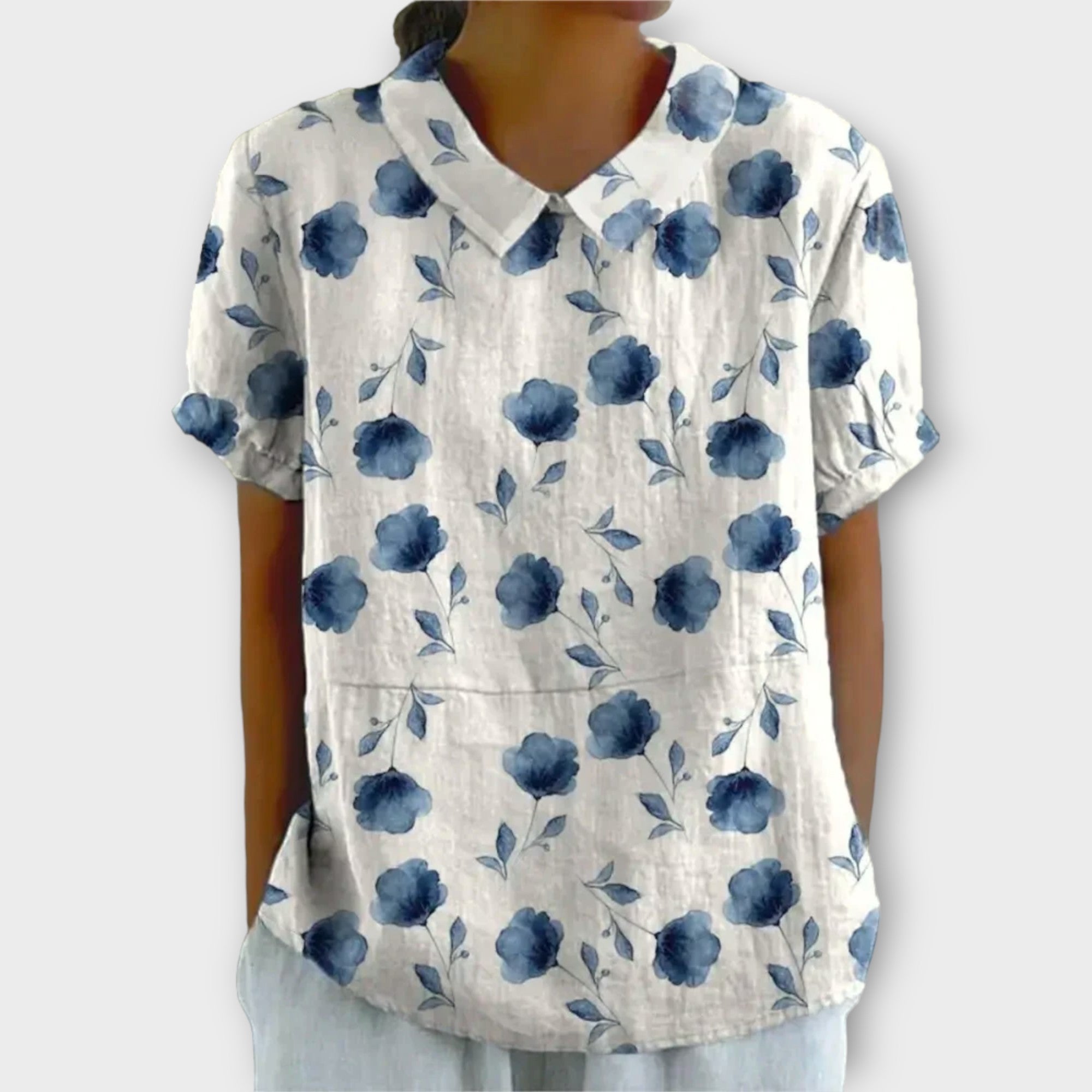 Izabela- Sommer Damenbluse mit Blumenmuster und Kurzarm Blau