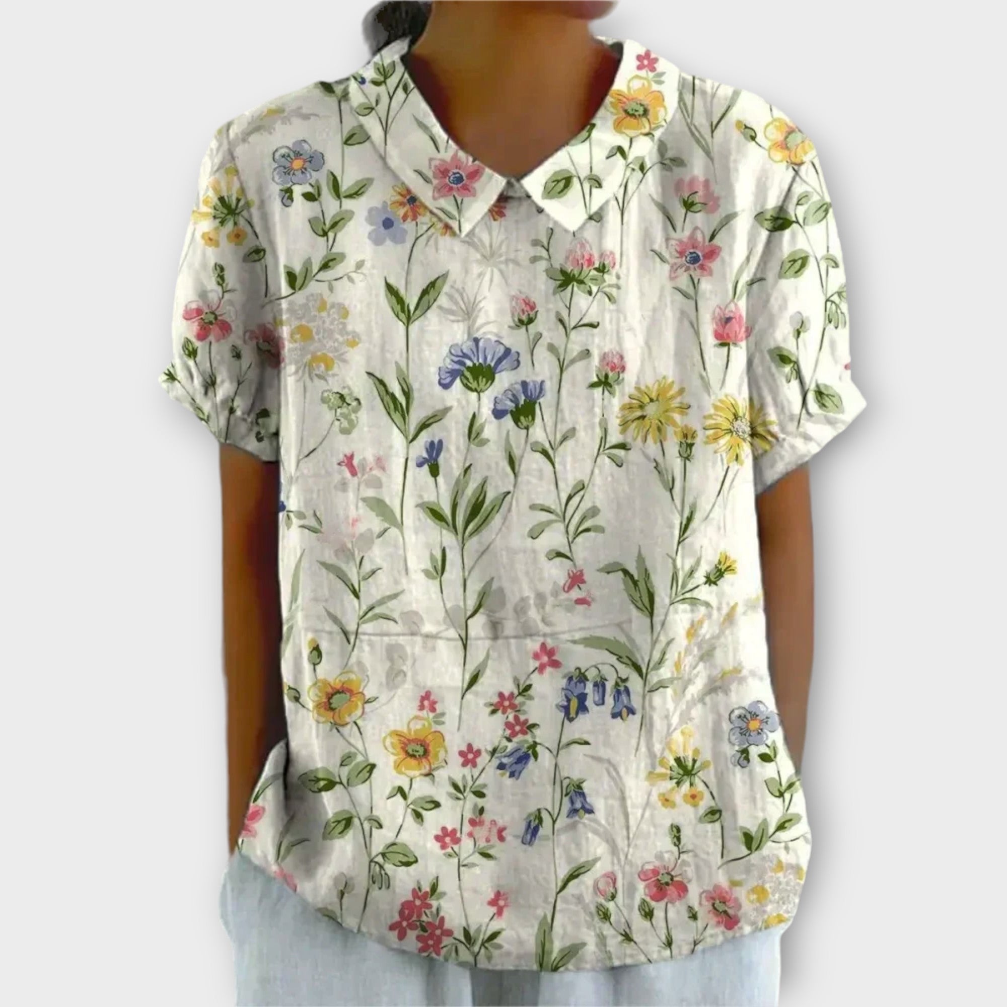 Izabela- Sommer Damenbluse mit Blumenmuster und Kurzarm Weiß