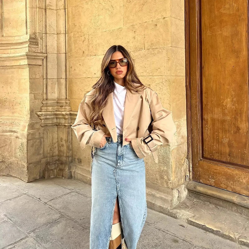 Patricia – Kurzer Trenchcoat für elegante Anlässe
