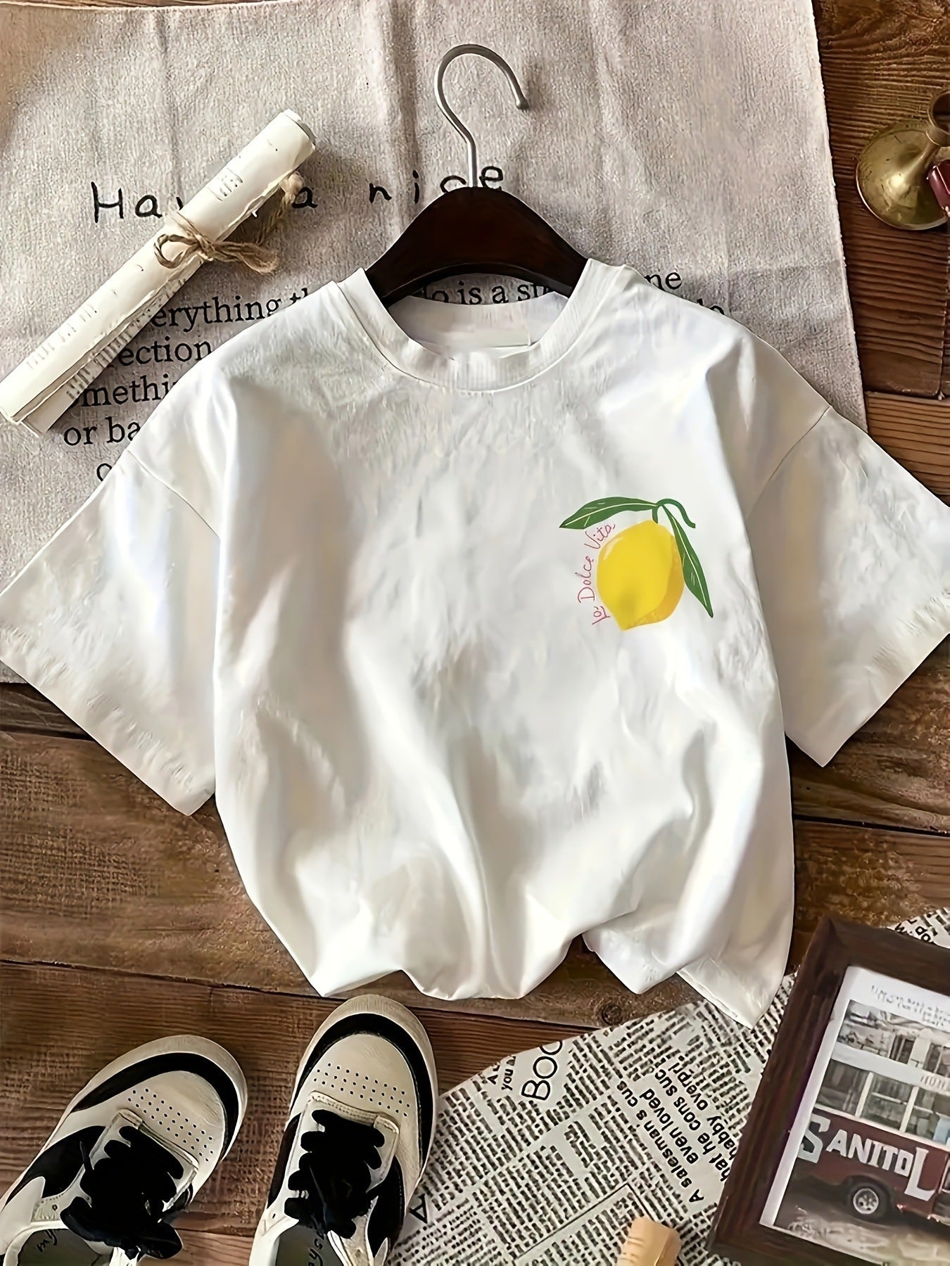 Klara- Gaby T-Shirt mit Zitronenprint & Krempelärmeln Weiß