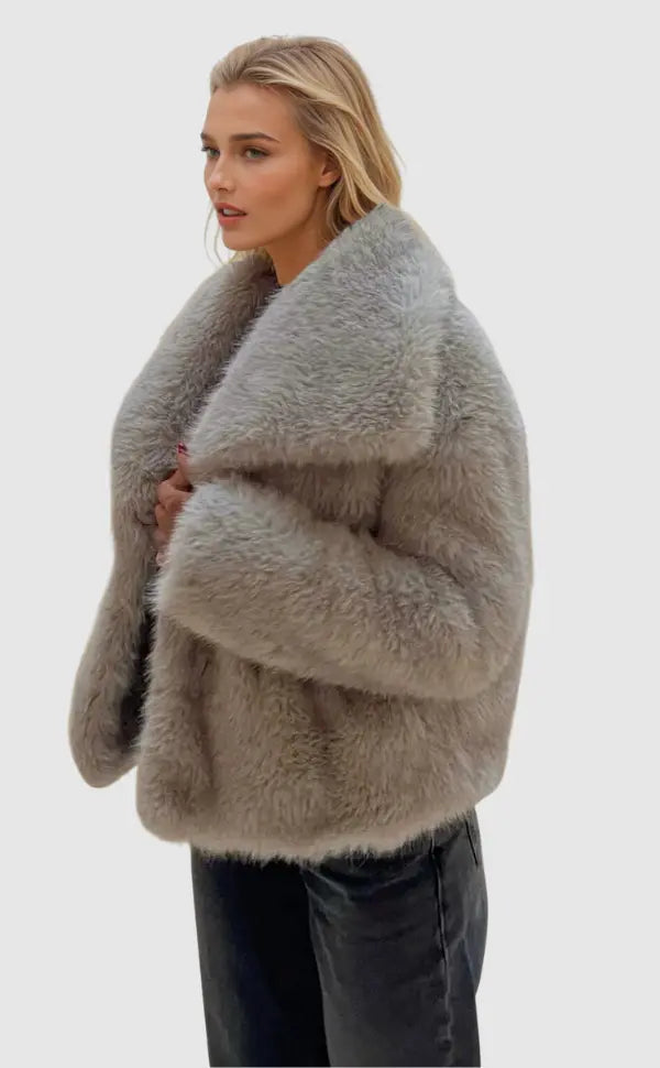 Yara – Elegante Damenjacke für den Winter