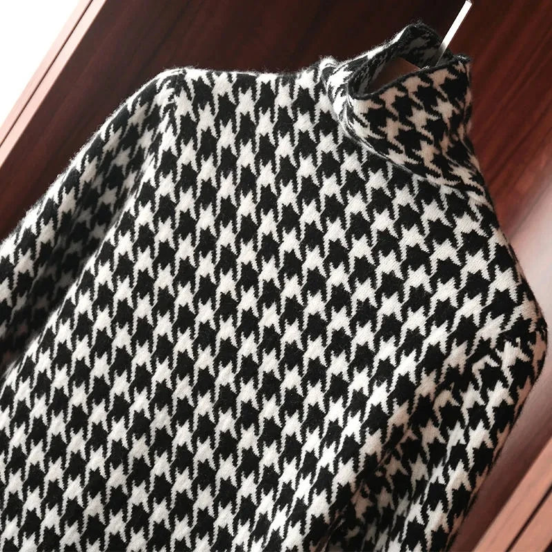 Milana - Houndstooth Rollkragenkleid