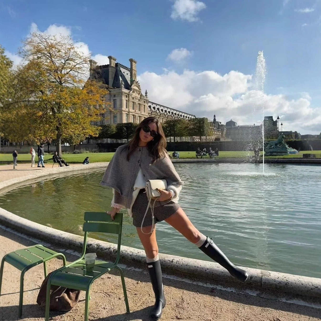 Simone – Warmer Poncho Mit Knopf-Detail