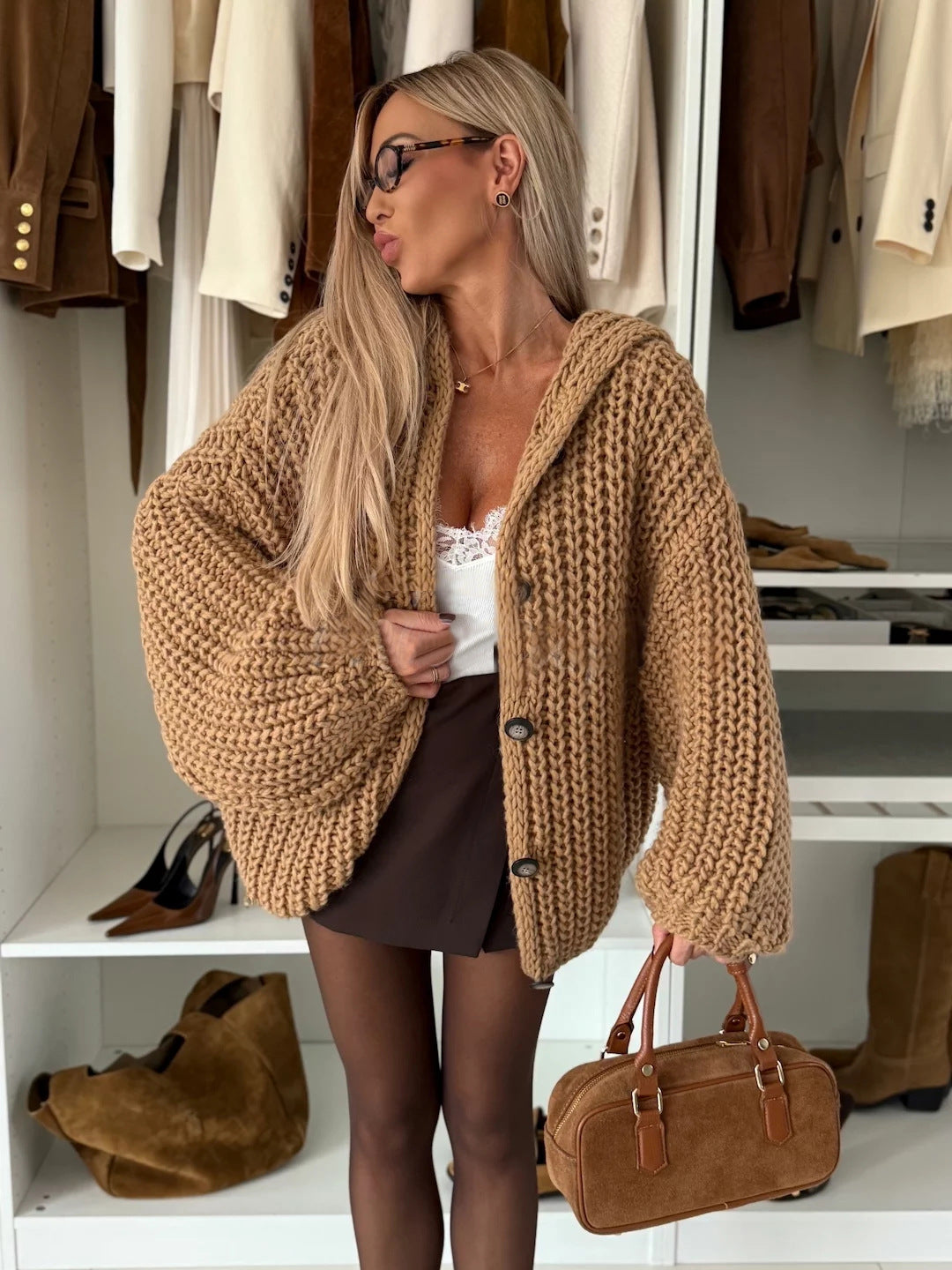 Sarah – Großer Cardigan Mit Kapuze Und Knöpfen