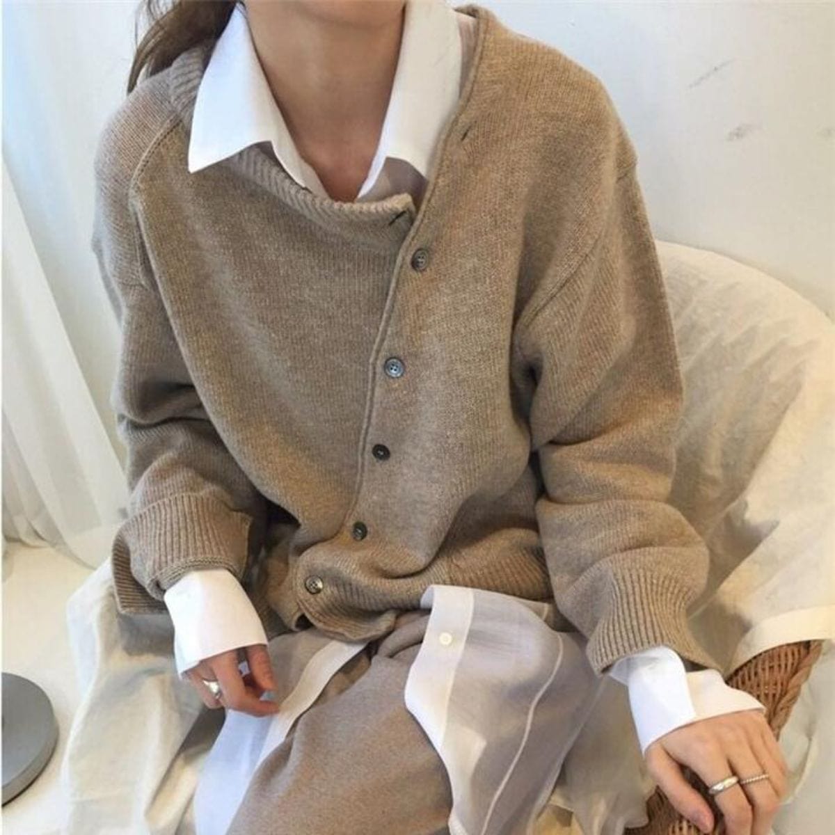 Olga - Bequeme Jacke mit Knopfdetails Braun