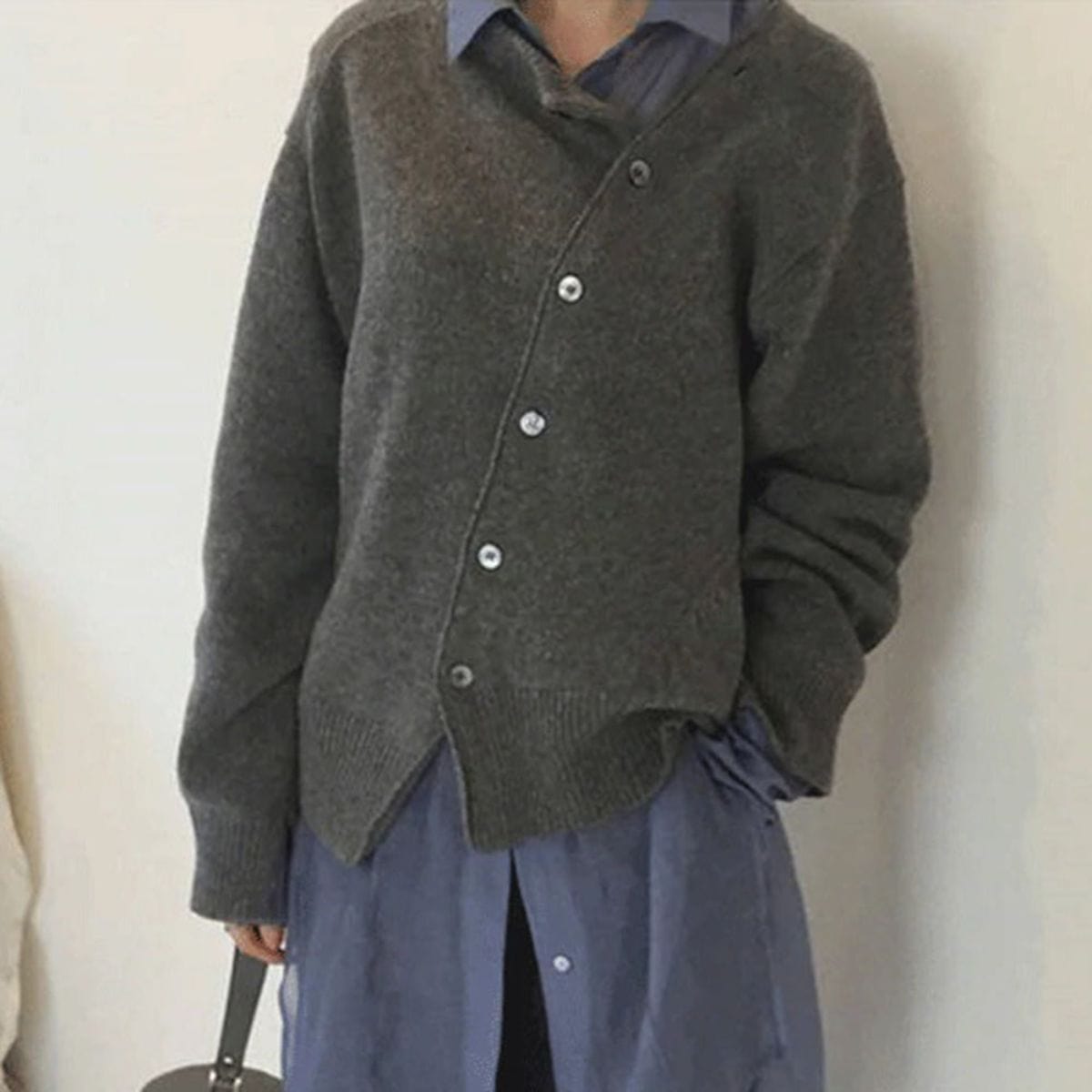 Olga - Bequeme Jacke mit Knopfdetails Grau