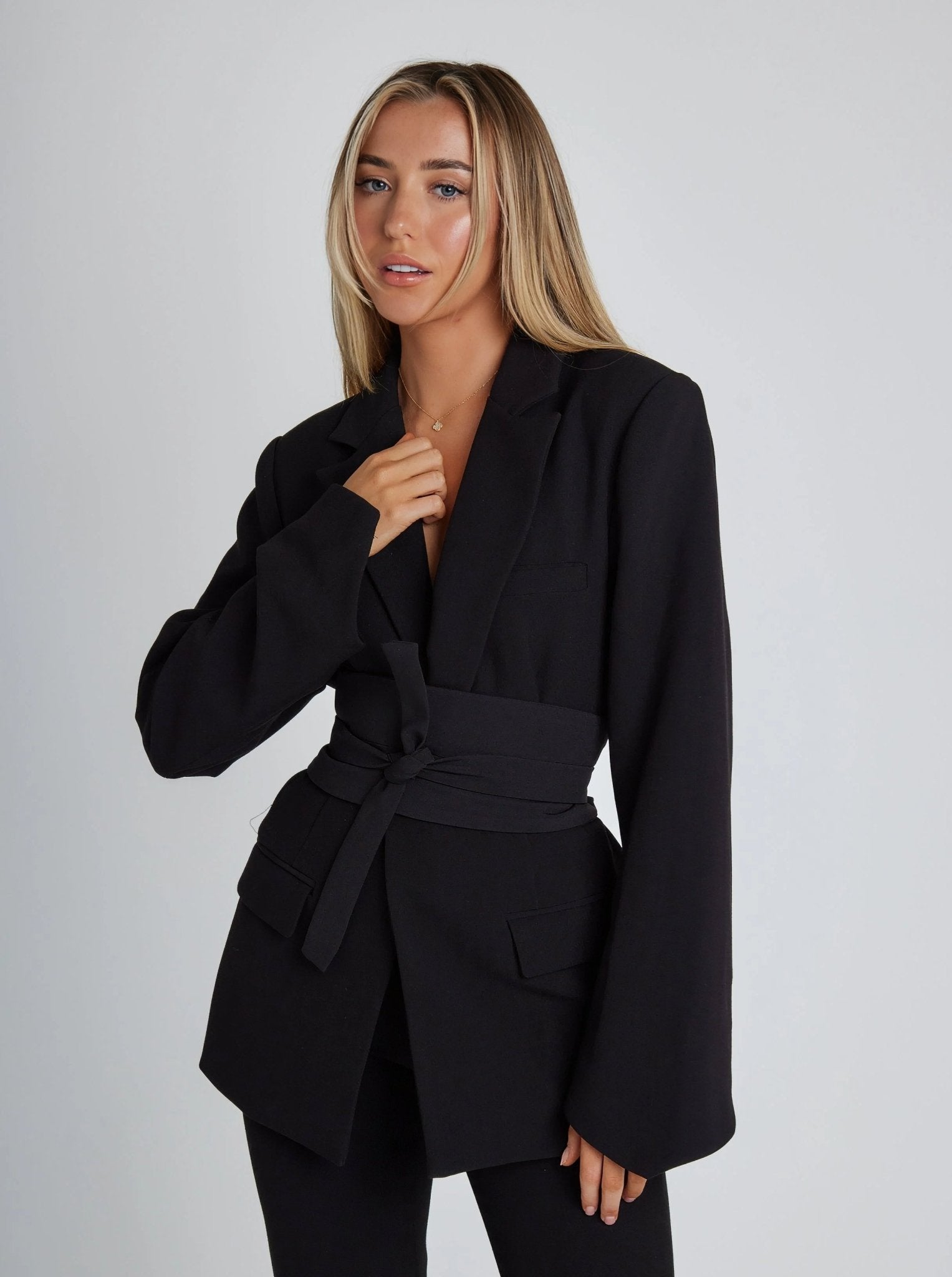  Priska - Tailored Blazer mit Gürtel Damen Elegant Schwarz   