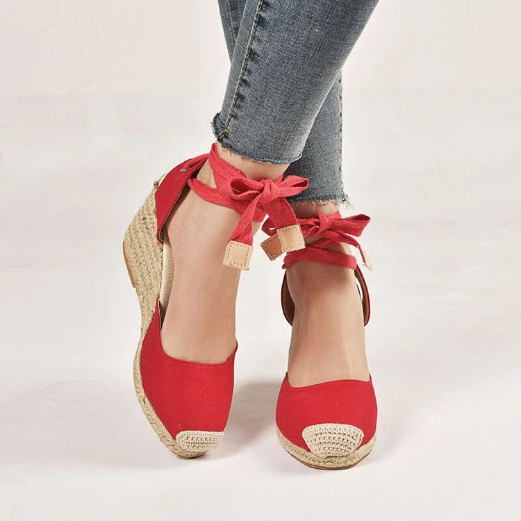 Priyana - Lässige Sandalen mit Knöchelriemen Rot