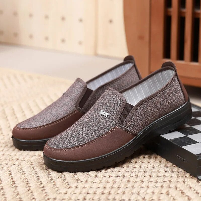 Qasim - Anti-Rutsch Schuhe Braun