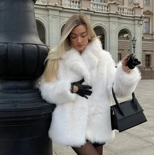Quirita - Eleganter Damen Pelzmantel zeitlos & edel Weiß