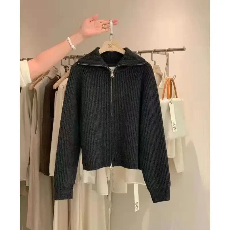 Viktoria – Trendiger, gerippter Cardigan mit Reißverschluss