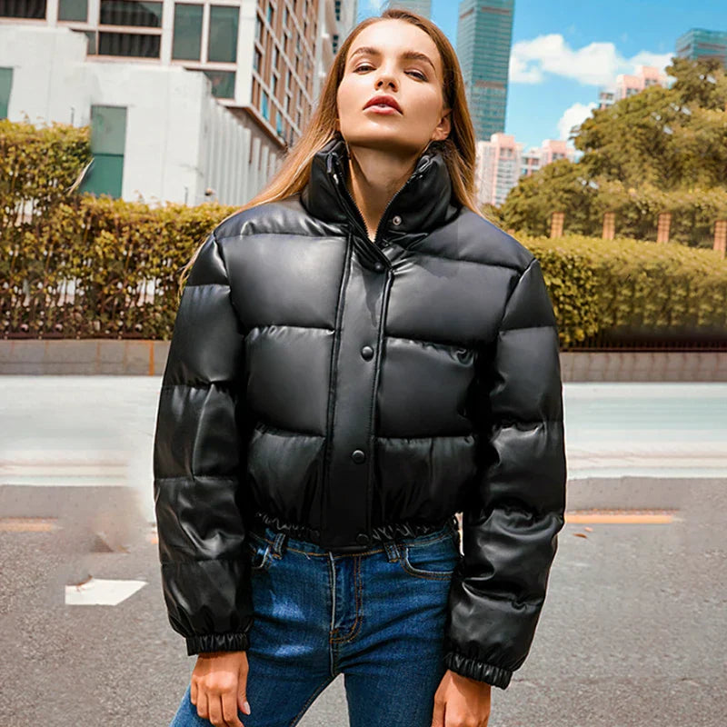 Cyrilla - Kurze Dicke Winterjacke mit Hohem Kragen