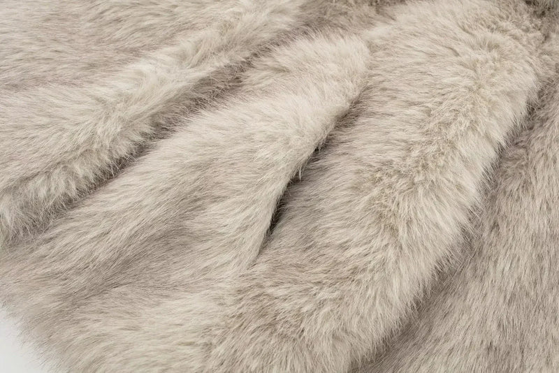 Ayla - Faux Fur Jacke