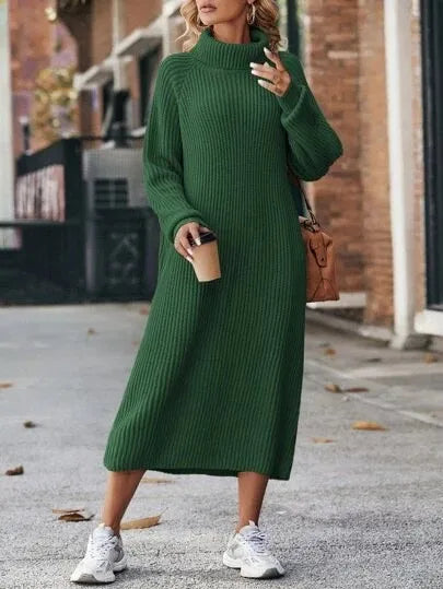 Langes Strickpullover-Kleid mit hohem Kragen