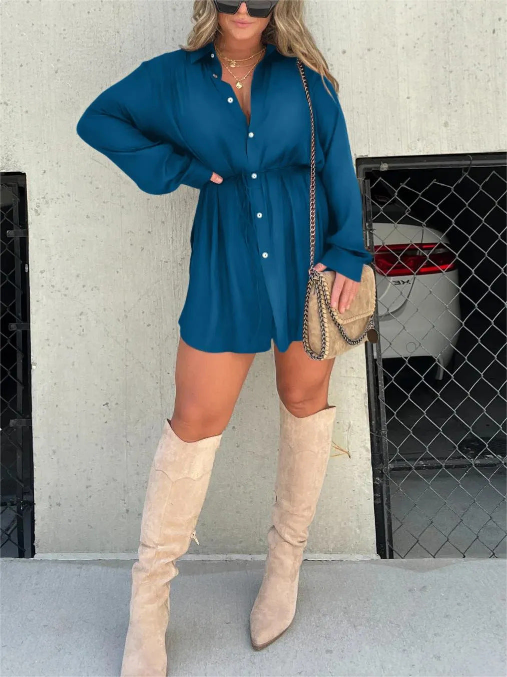 Tilda- Geknöpfter Mini Jumpsuit mit urbanem Stil Blau