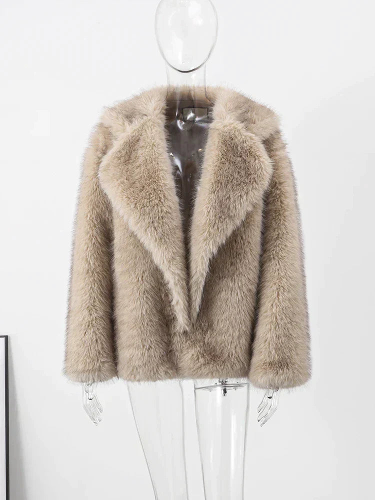 Quirita - Eleganter Damen Pelzmantel zeitlos & edel
