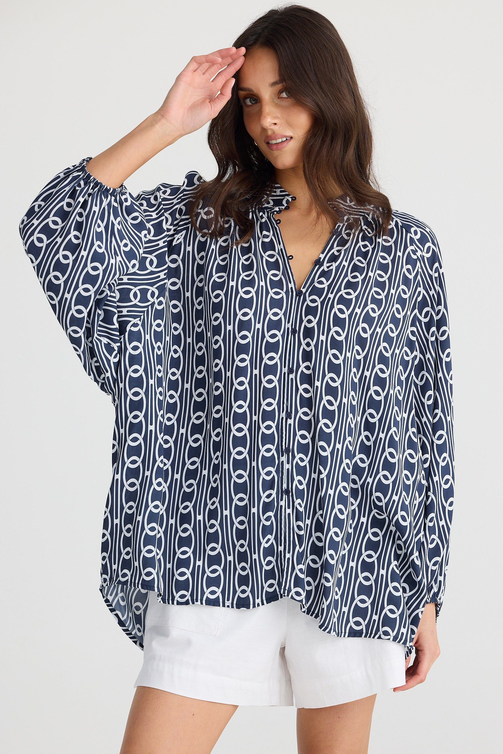 Yleni - Elegant Blouse with Stand Collar - Dunkelblau 1