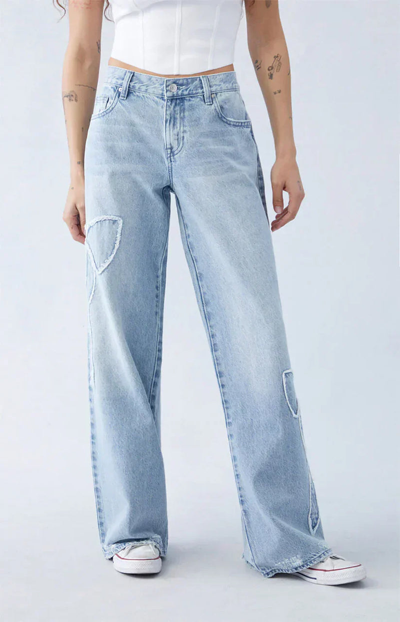 Yazmin - Weite Jeans mit Stickereien