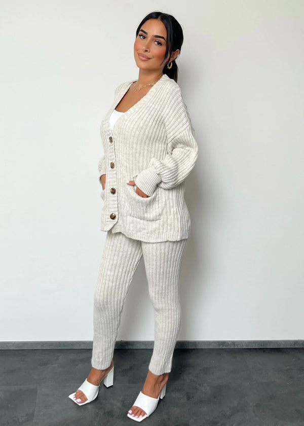 Strick-Set aus Cardigan und Hose