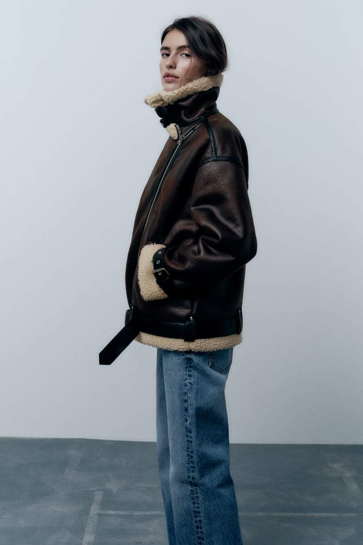 Michaela - Jacke mit Revers aus Kunstmaterial