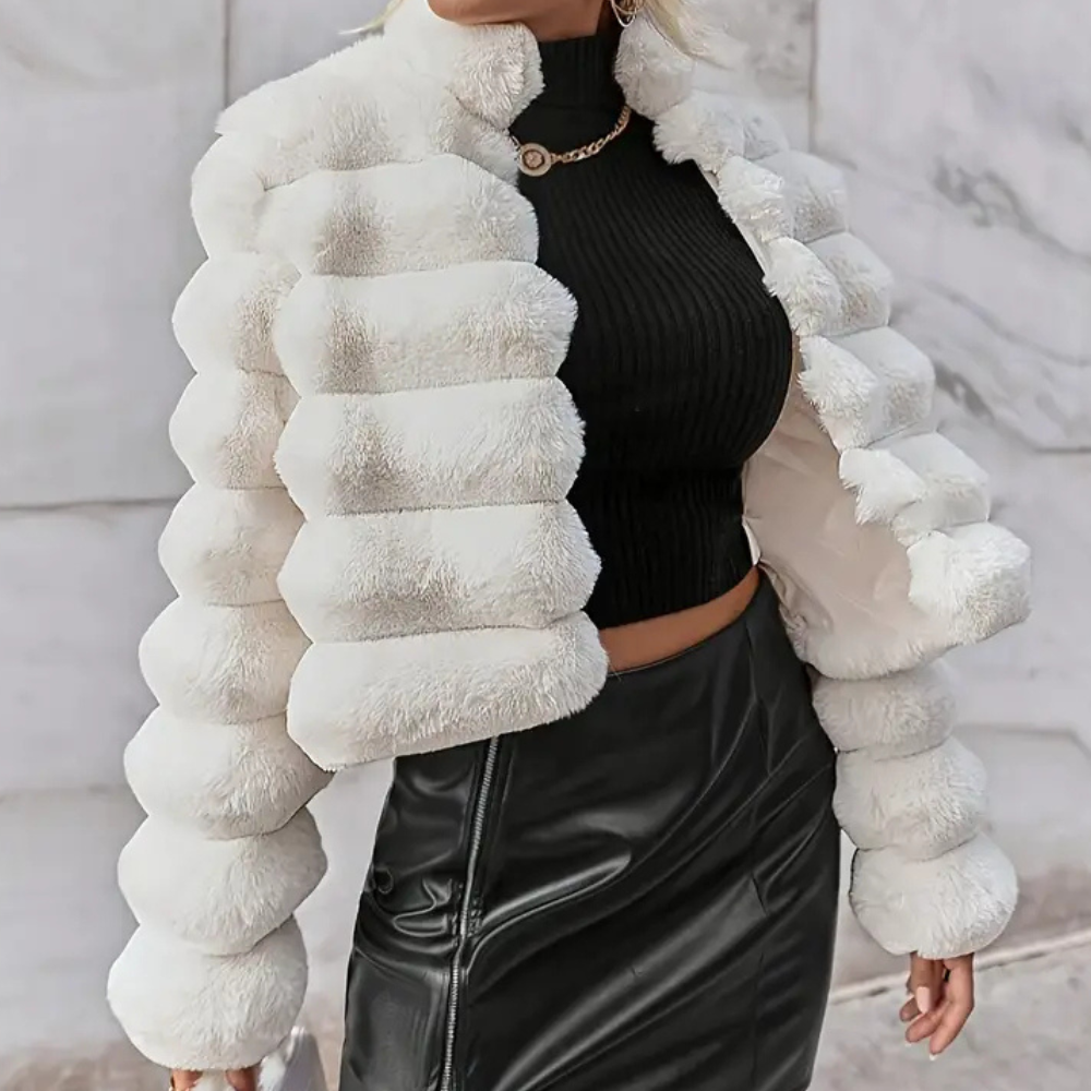 Klara – Warme, elegante Damenjacke