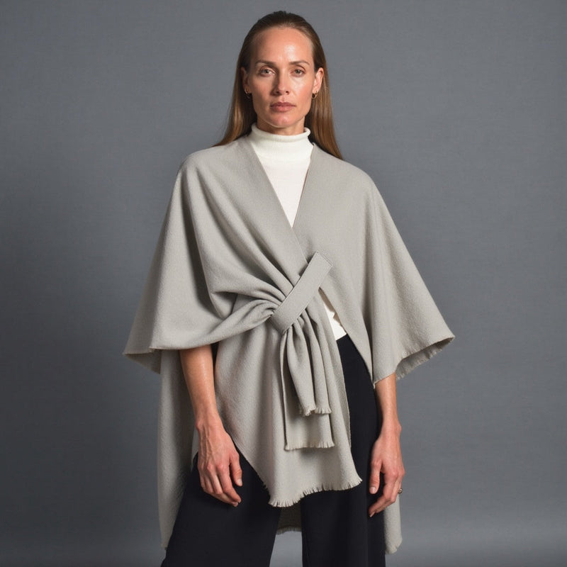 Sofia - Eleganter Poncho mit Bindegürtel